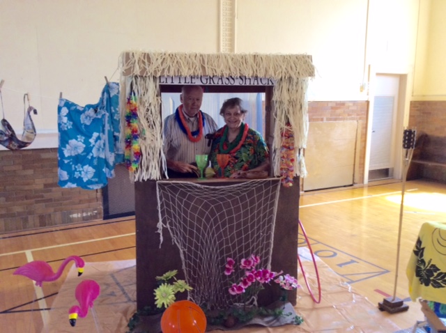 2015 photo luau couple